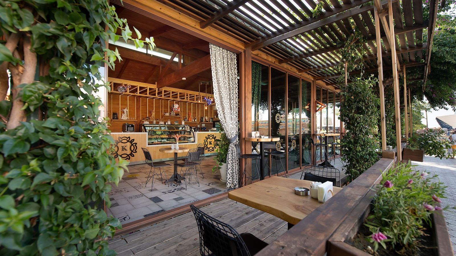 bars-hot-patisserie-bar