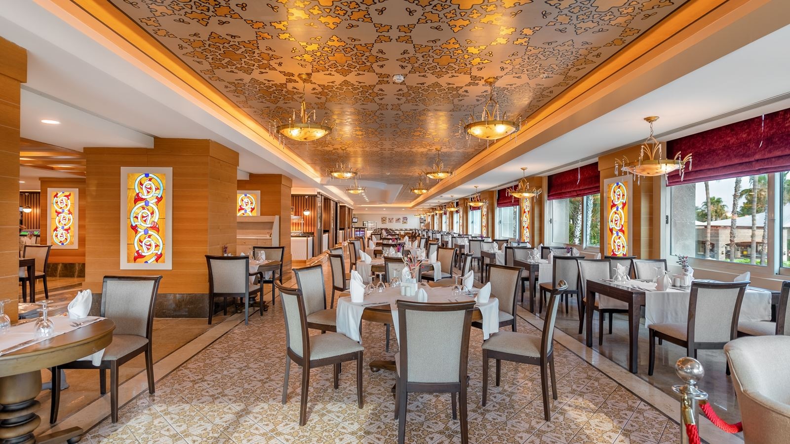 restaurants-grandee-main-restaurant