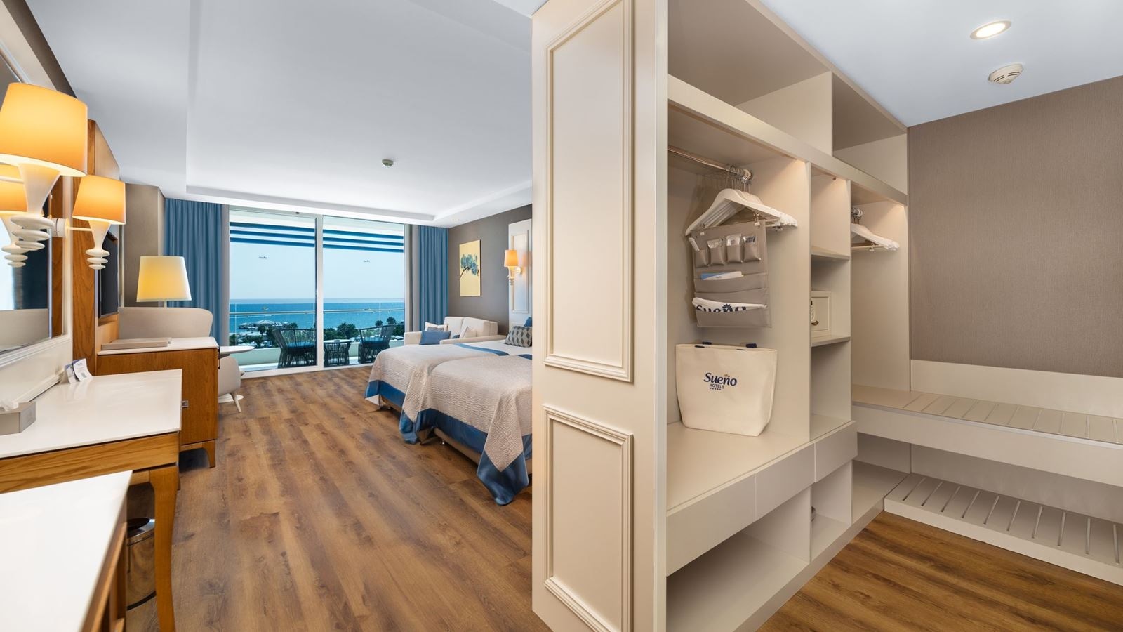 rooms-best-price-room-land-view