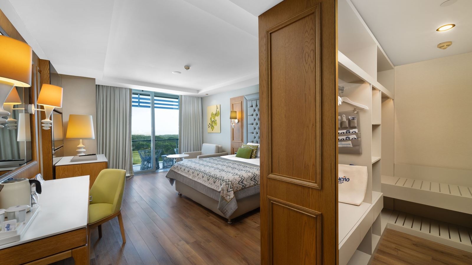 rooms-suite-room-landgolf-view