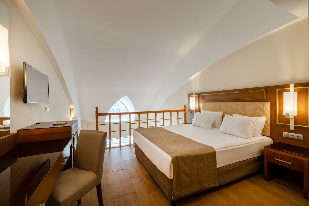 rooms-family-dublex-land-view