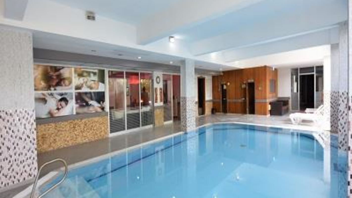 pools-indoor-pool