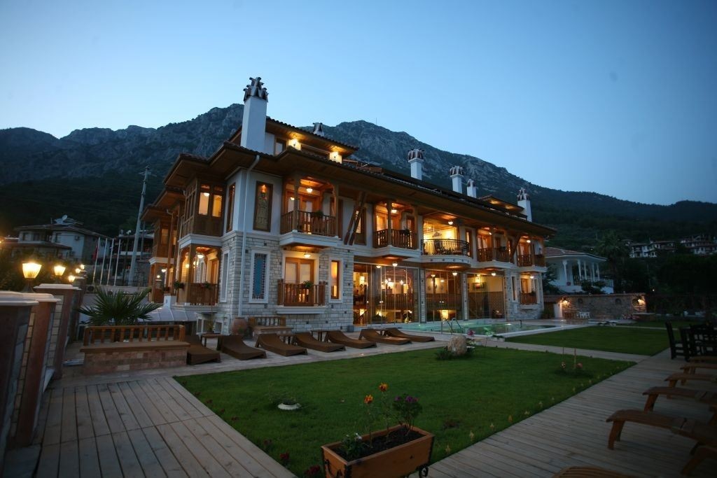 general-main-building