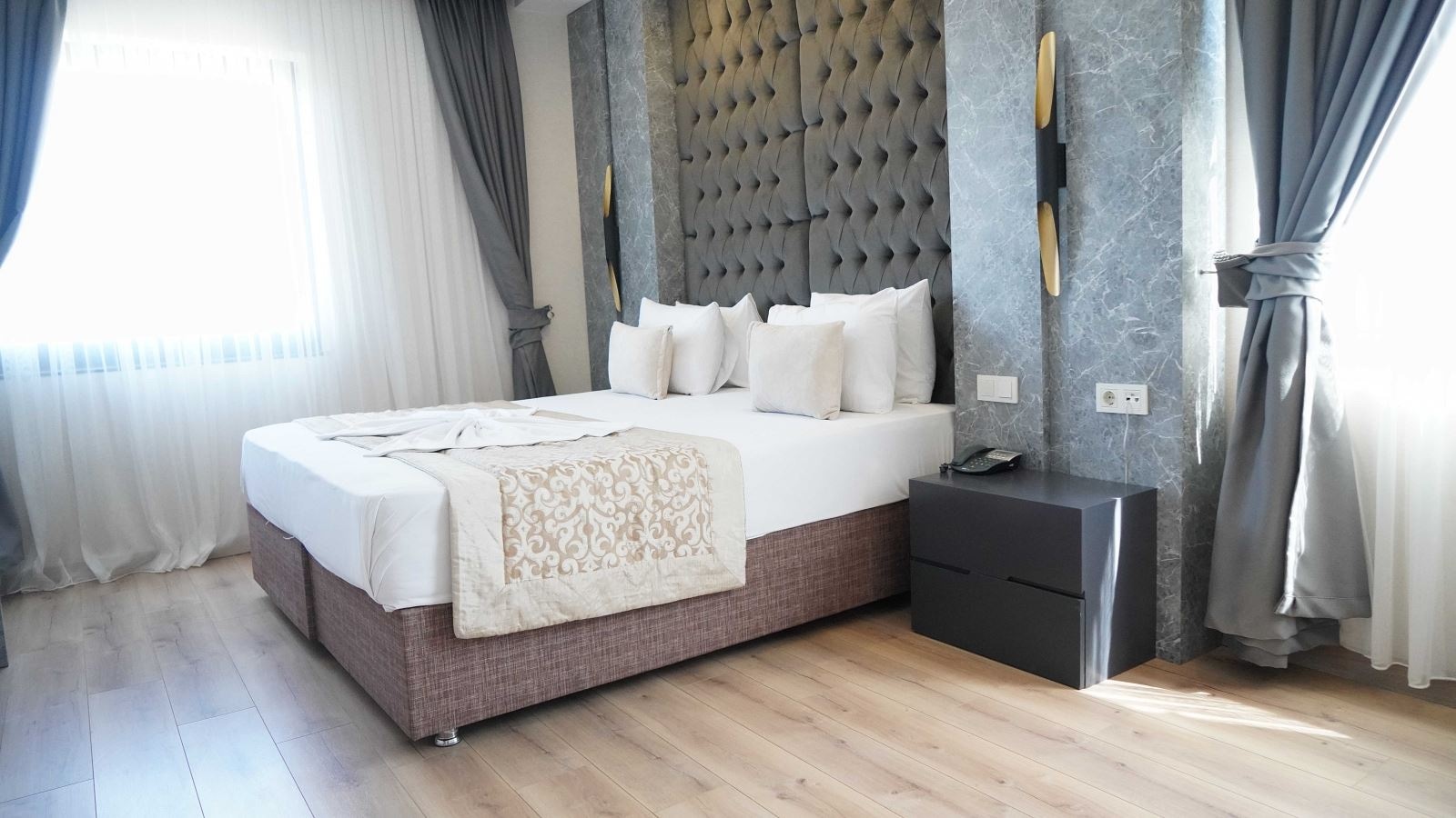 rooms-deluxe-suit-oda