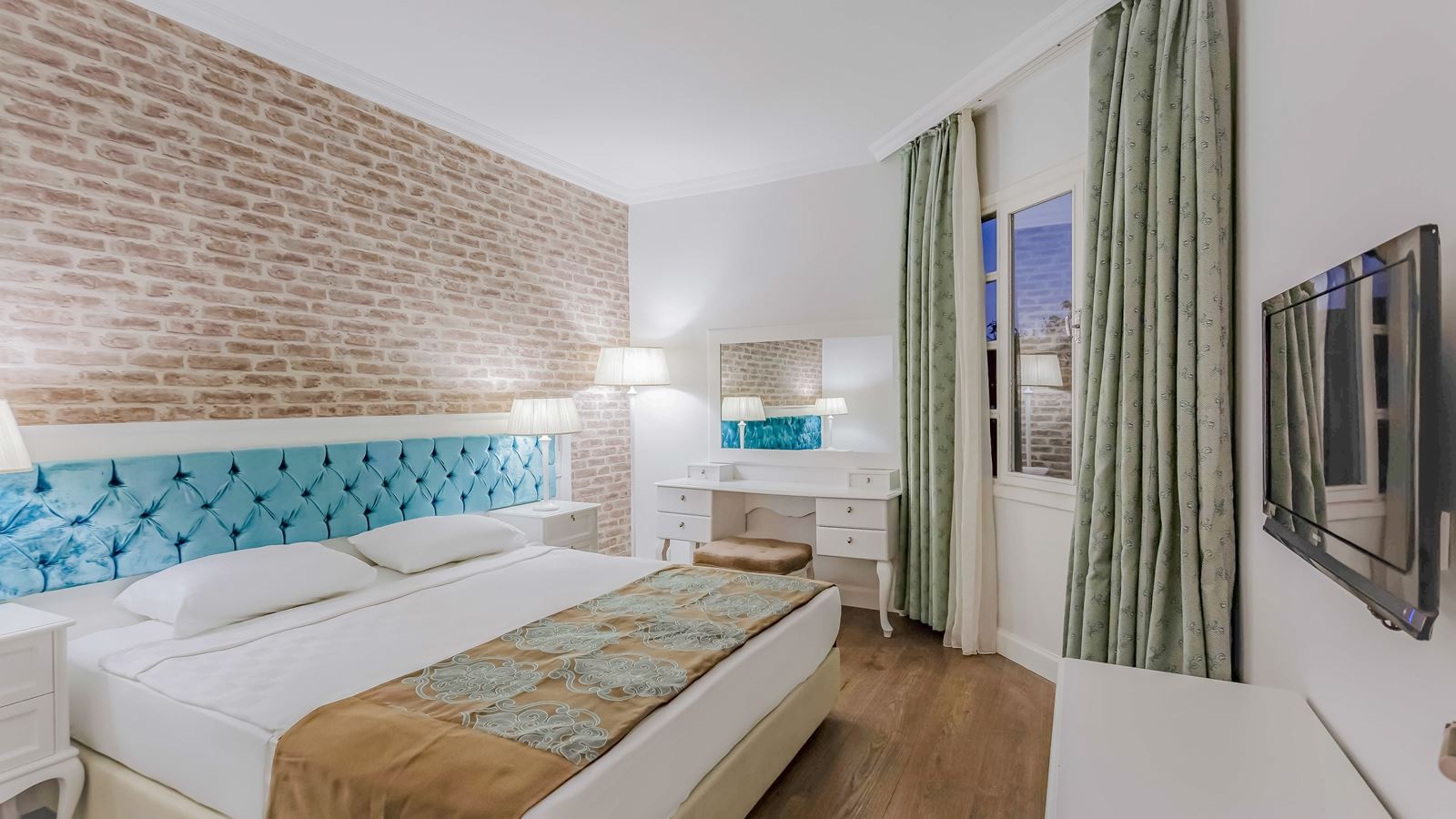 rooms-executive-room