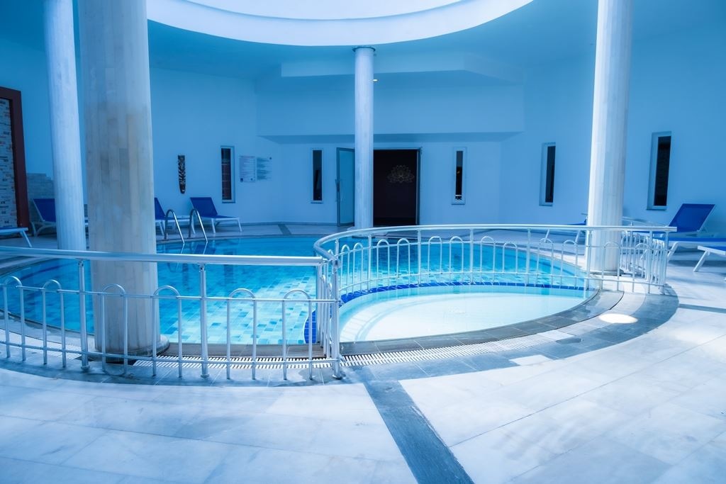 pools-indoor-pool