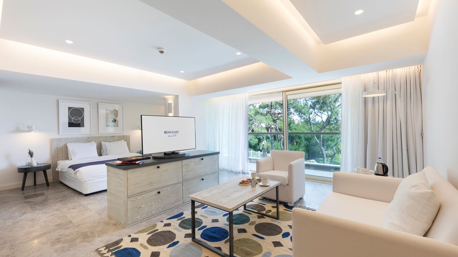 rooms-deluxe-partial-sea-view-room