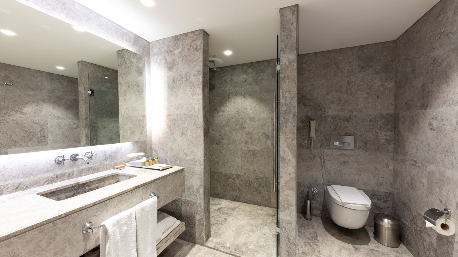 rooms-suite-sea-view-room