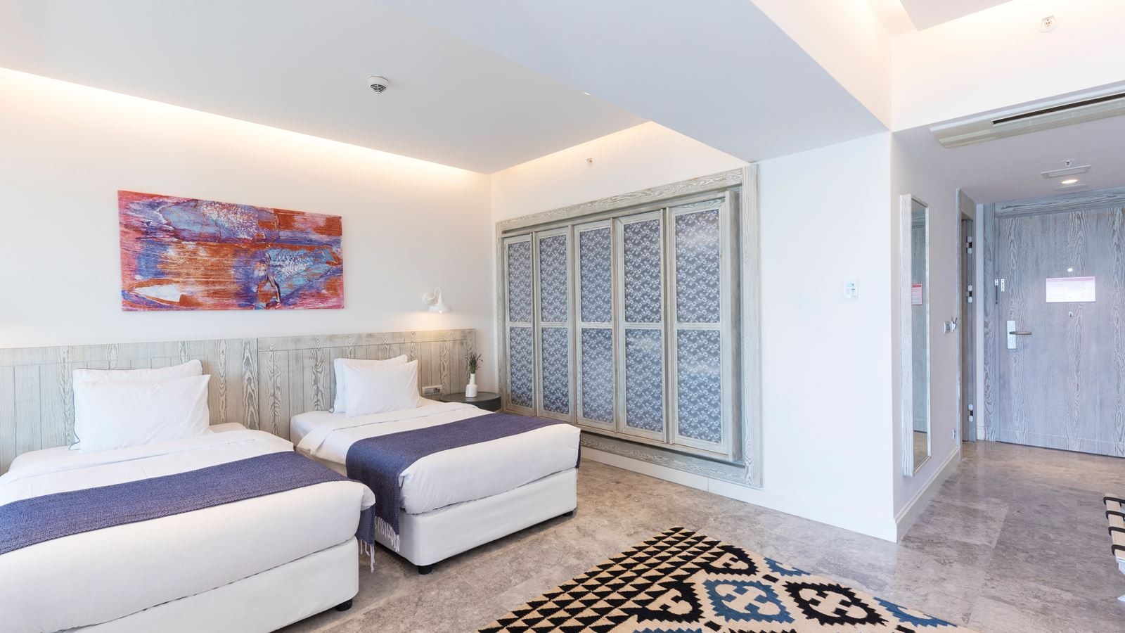 rooms-superior-partial-sea-view-room