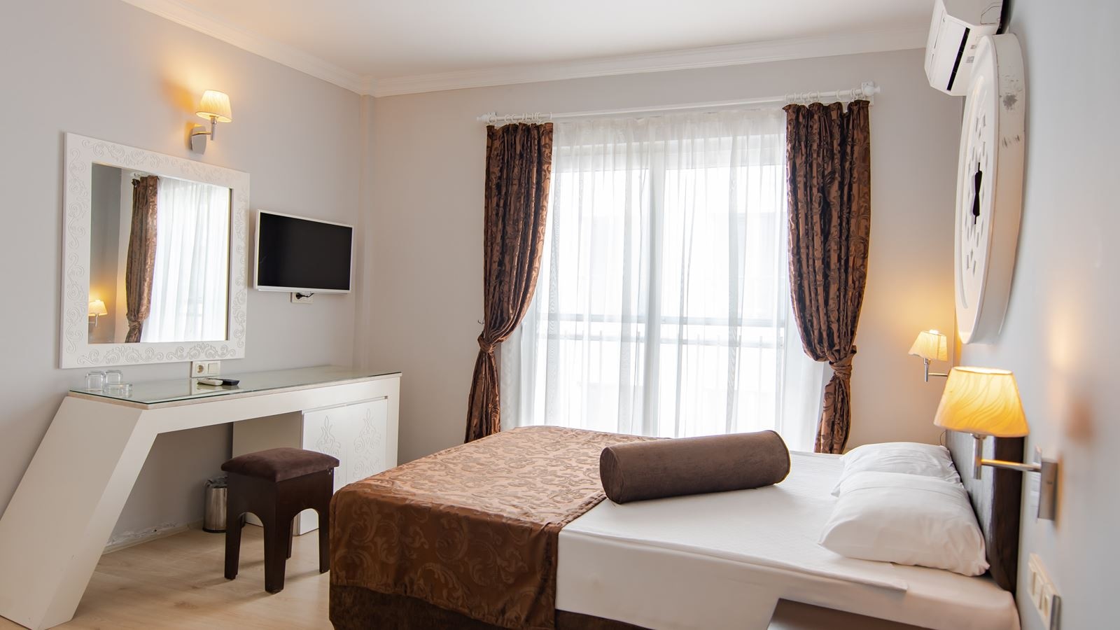 rooms-family-room-2-bedrooms