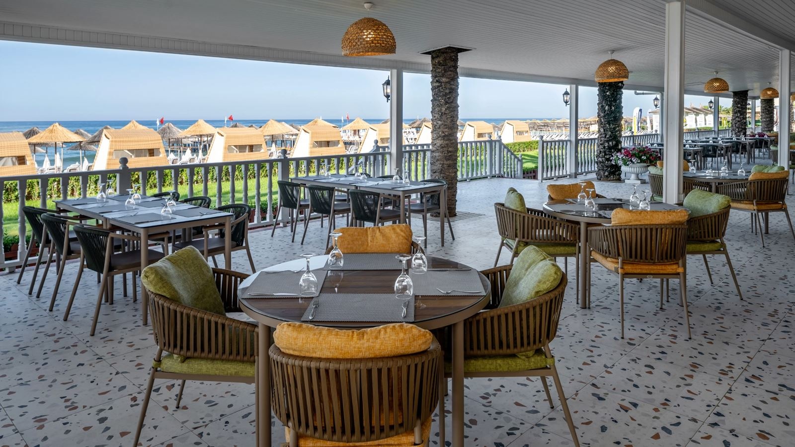 restaurants-beach-restaurant