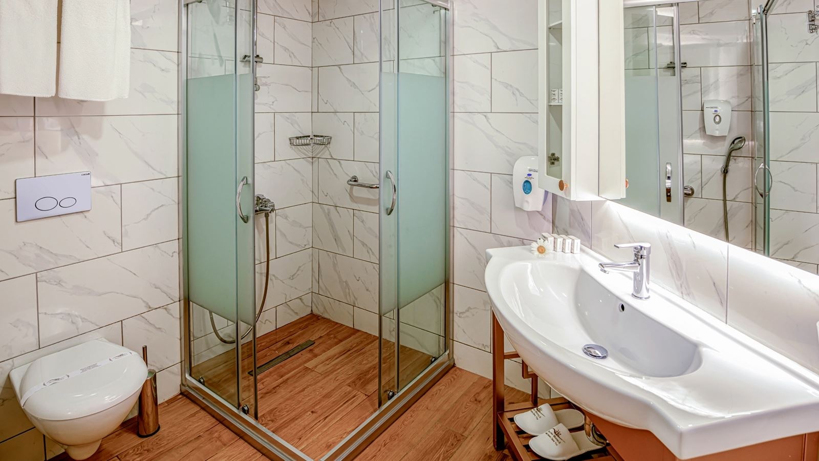 rooms-garden-family-robbits-concept