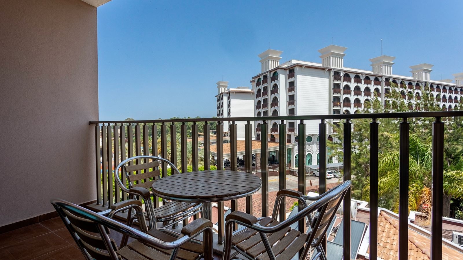 rooms-main-building-family-2-bedrooms-with-sliding-doors-pool-view-couple--ladies-only