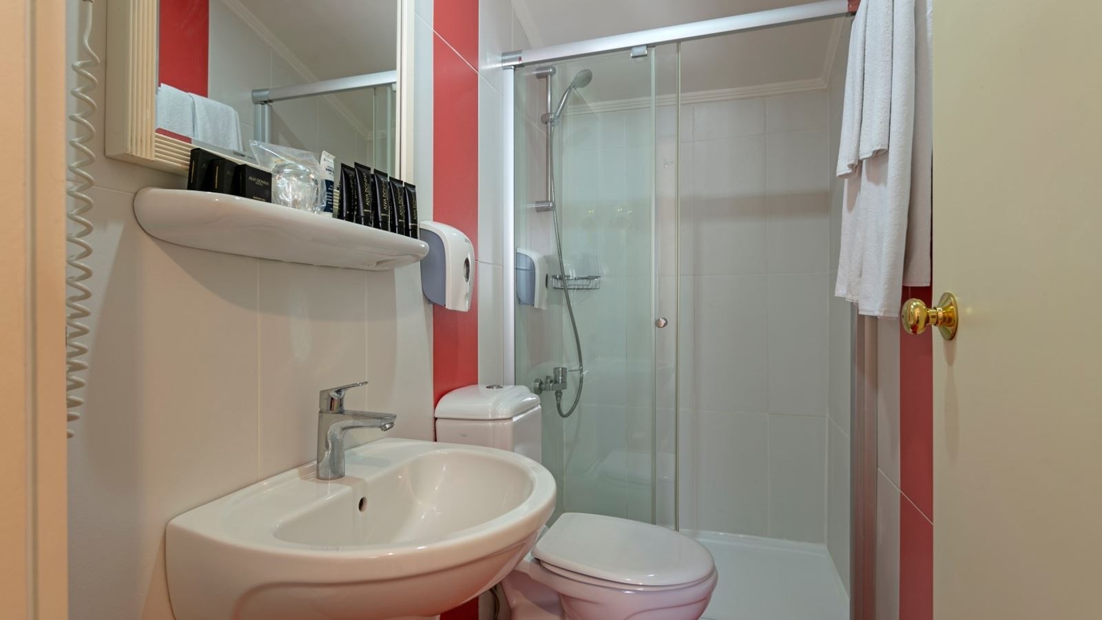 rooms-doublex-family-room