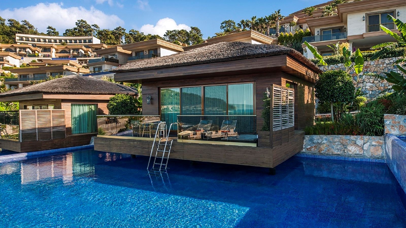 rooms-maldivian-suite-sea-view