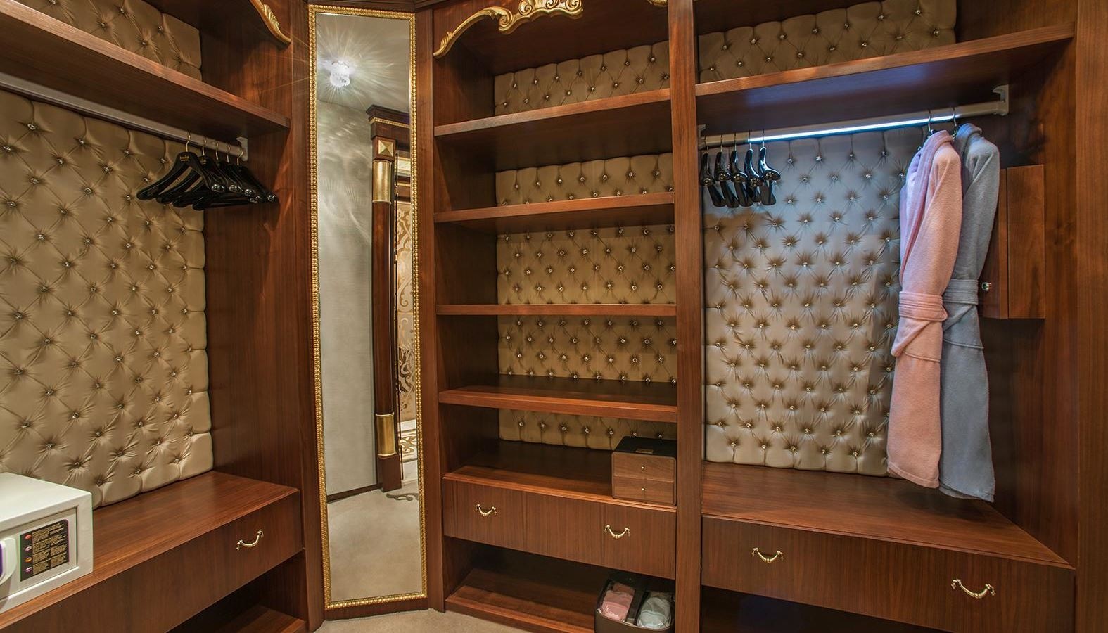 rooms-deluxe-room-sea-view