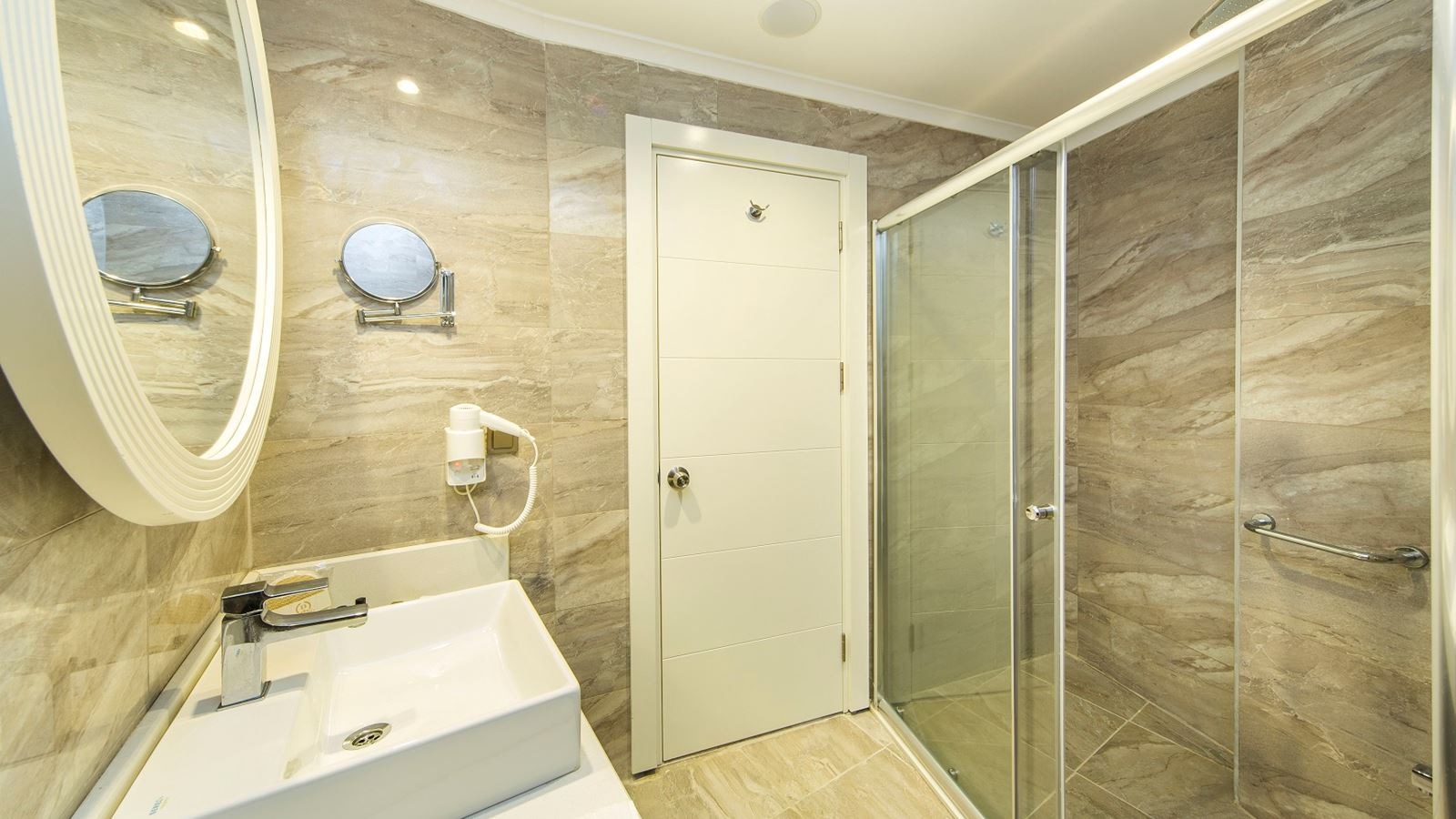 rooms-standard-river-view