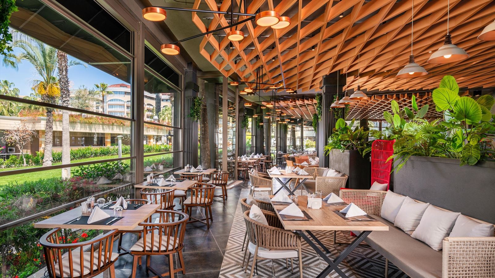 restaurants-premium-main-restaurant