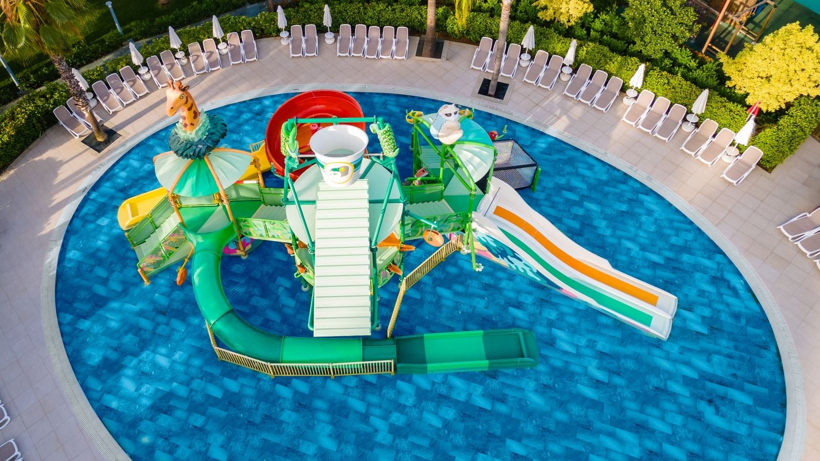 water-park-outdoor-childrens-pool