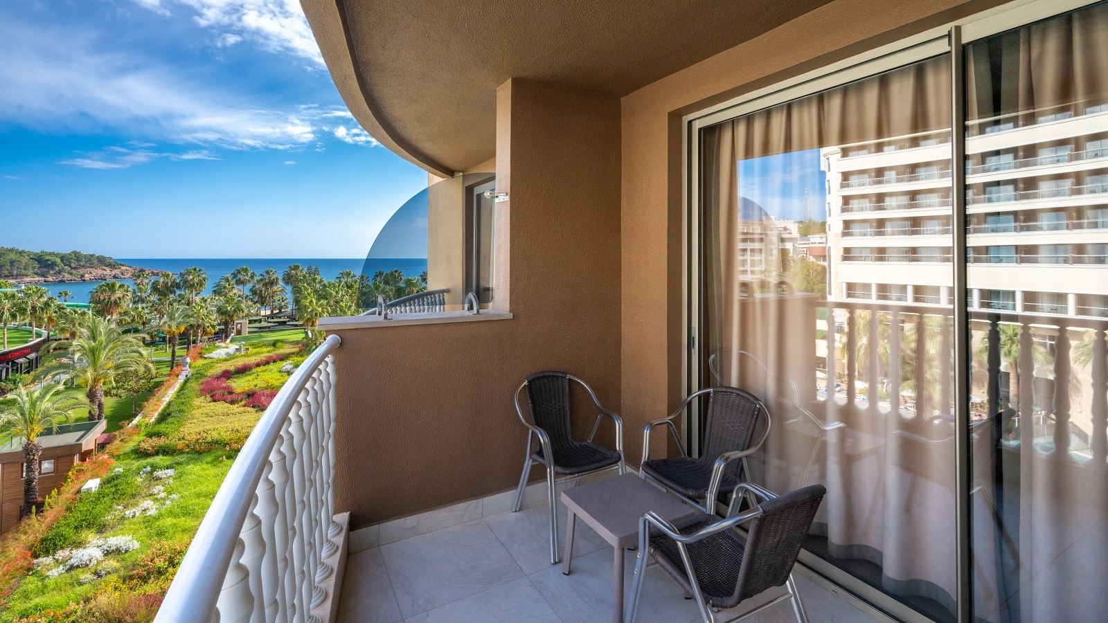 rooms-standard-room-side-sea-view