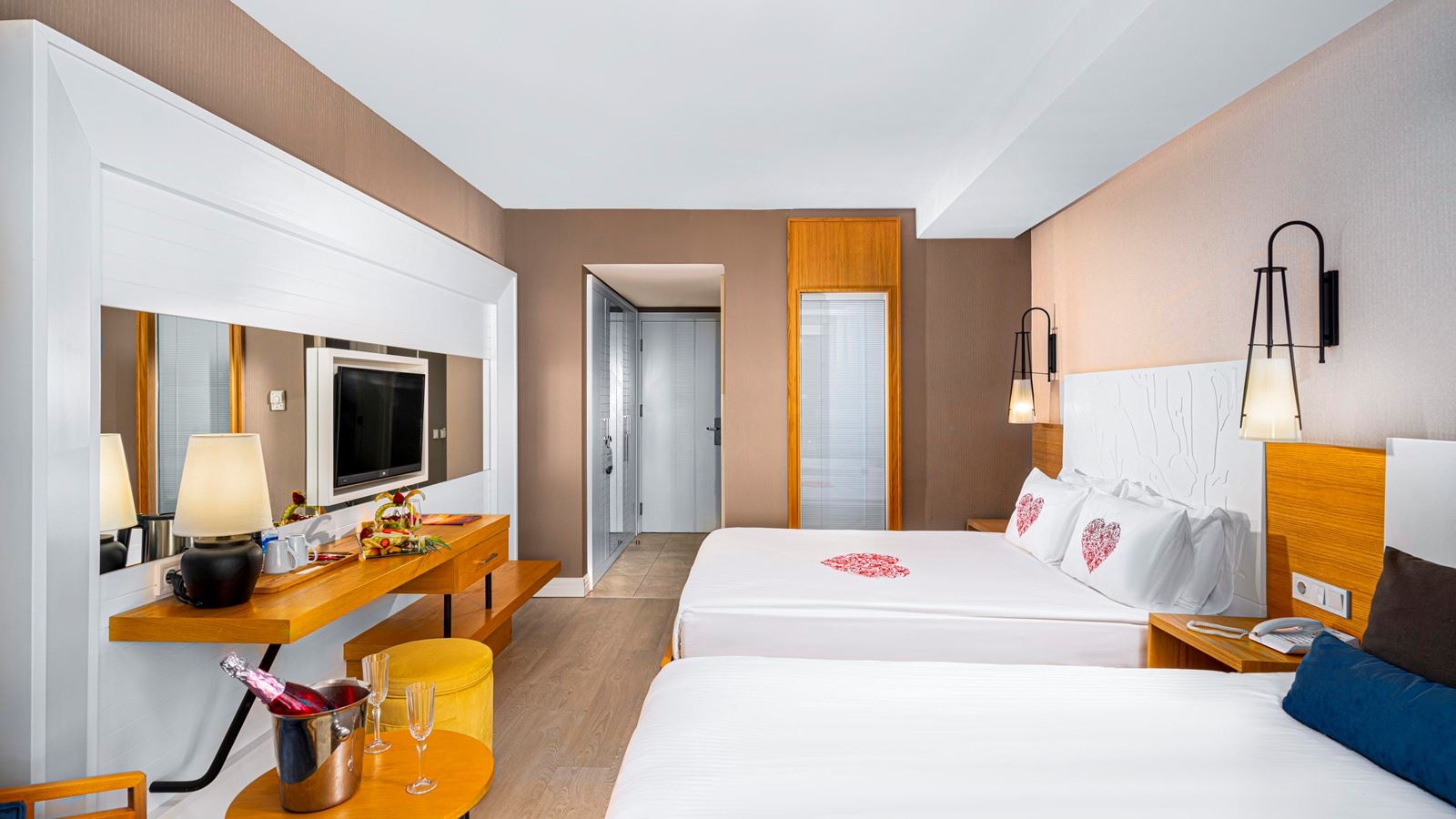 rooms-standart-room-land-view