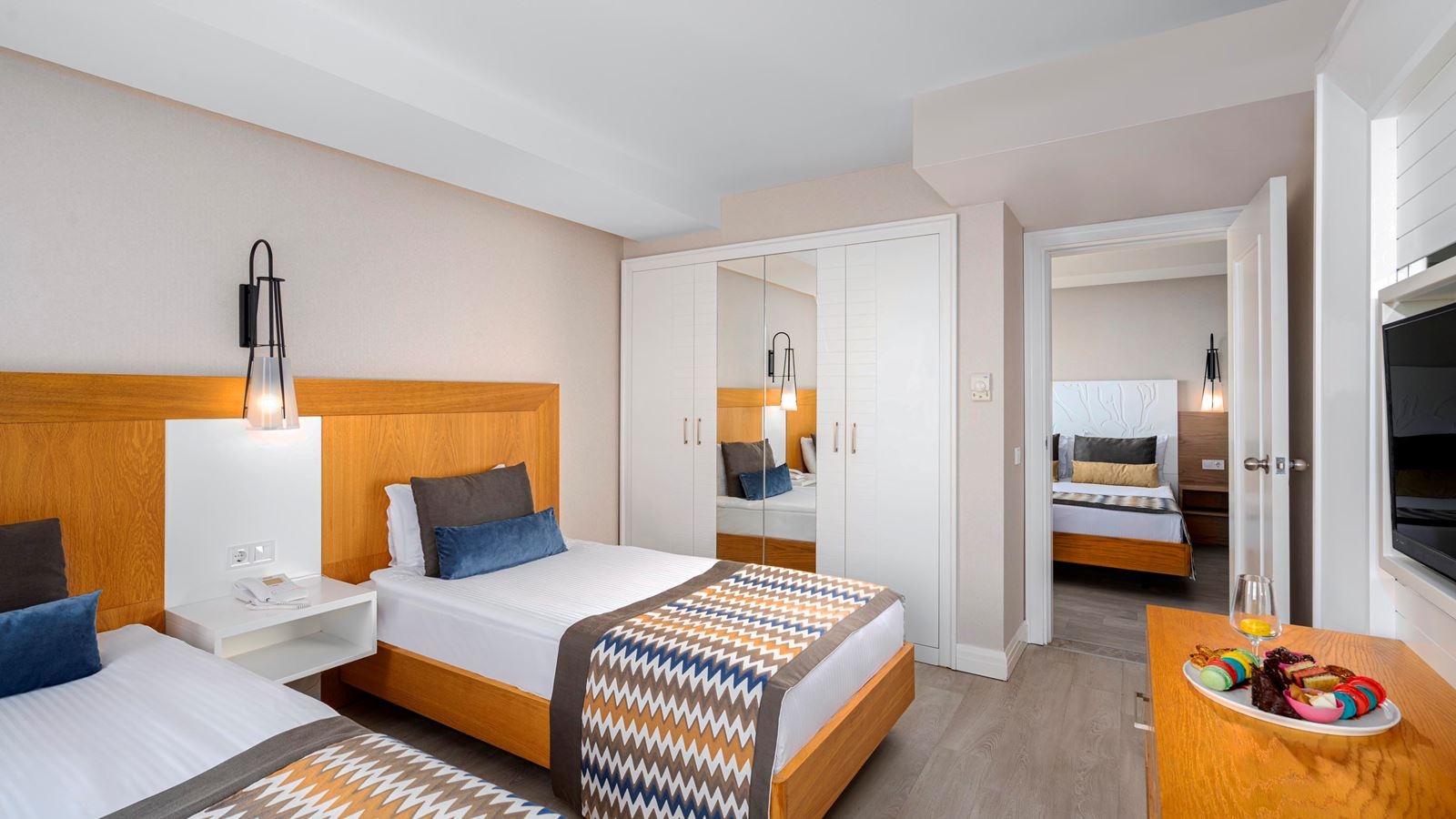 rooms-family-room-connect