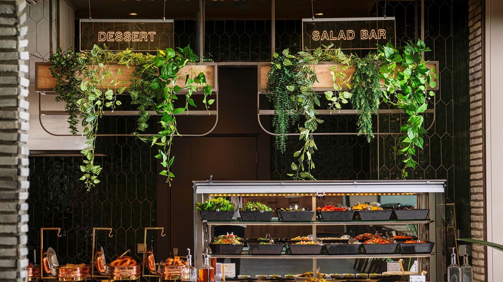 restaurants-daphne-ana-restaurant-buffet