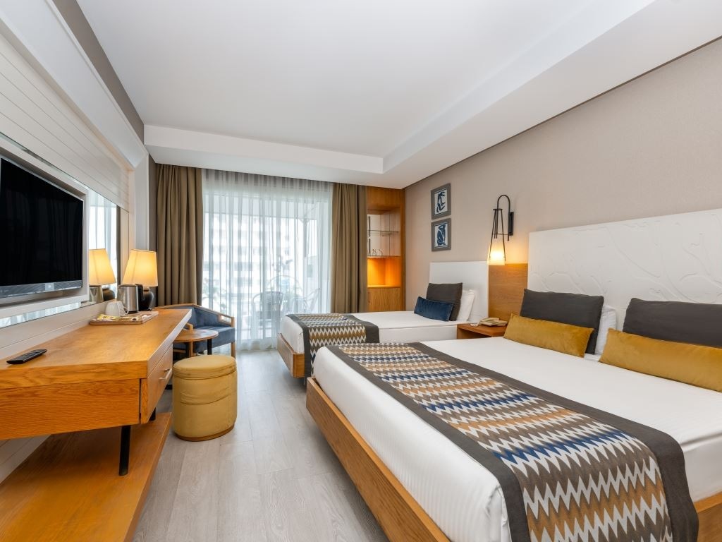 rooms-jacuzzi-terrace-side-sea-view