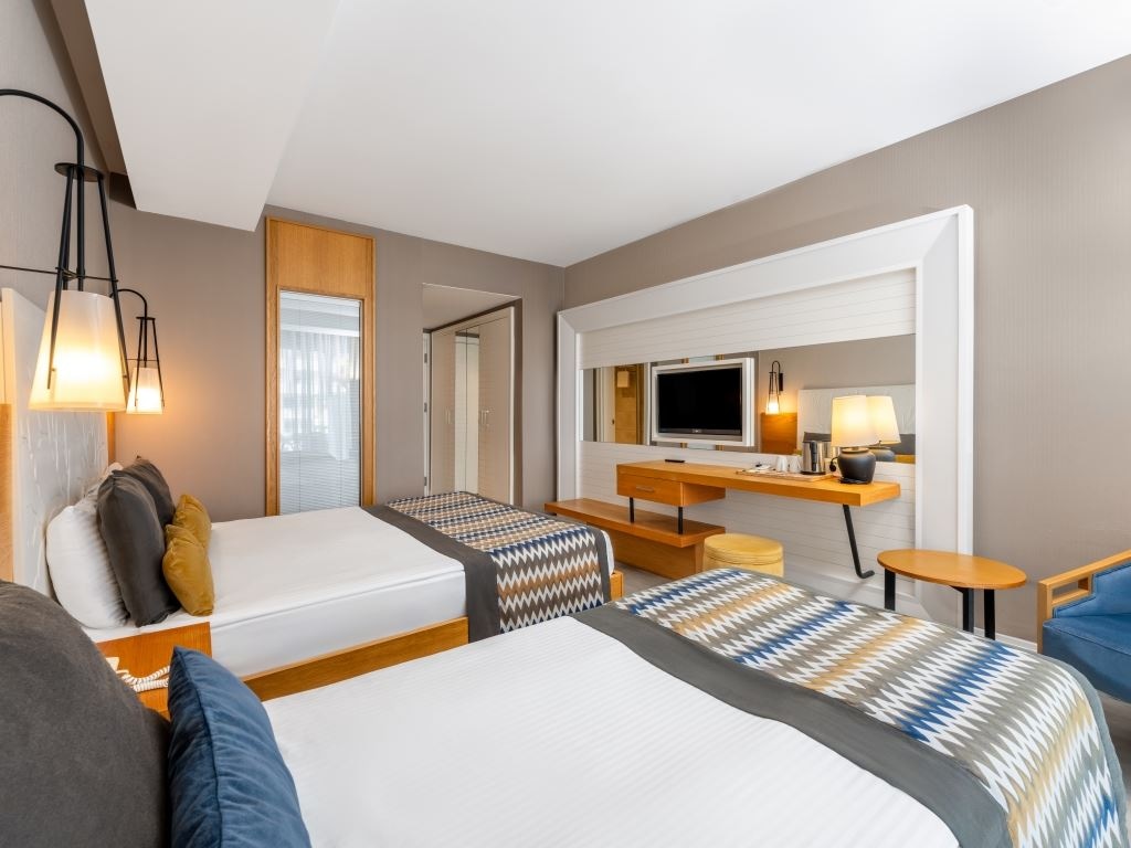 rooms-jacuzzi-terrace-side-sea-view