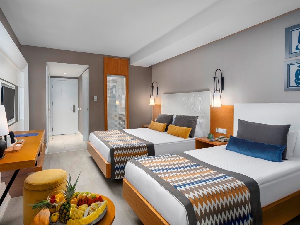 rooms-jacuzzi-terrace-sea-view