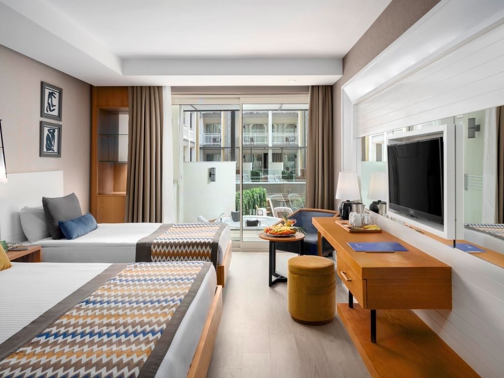 rooms-jacuzzi-terrace-sea-view