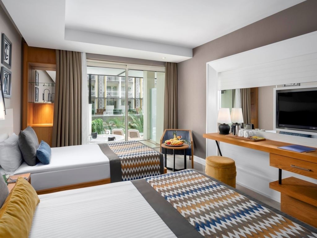 rooms-jacuzzi-terrace-sea-view