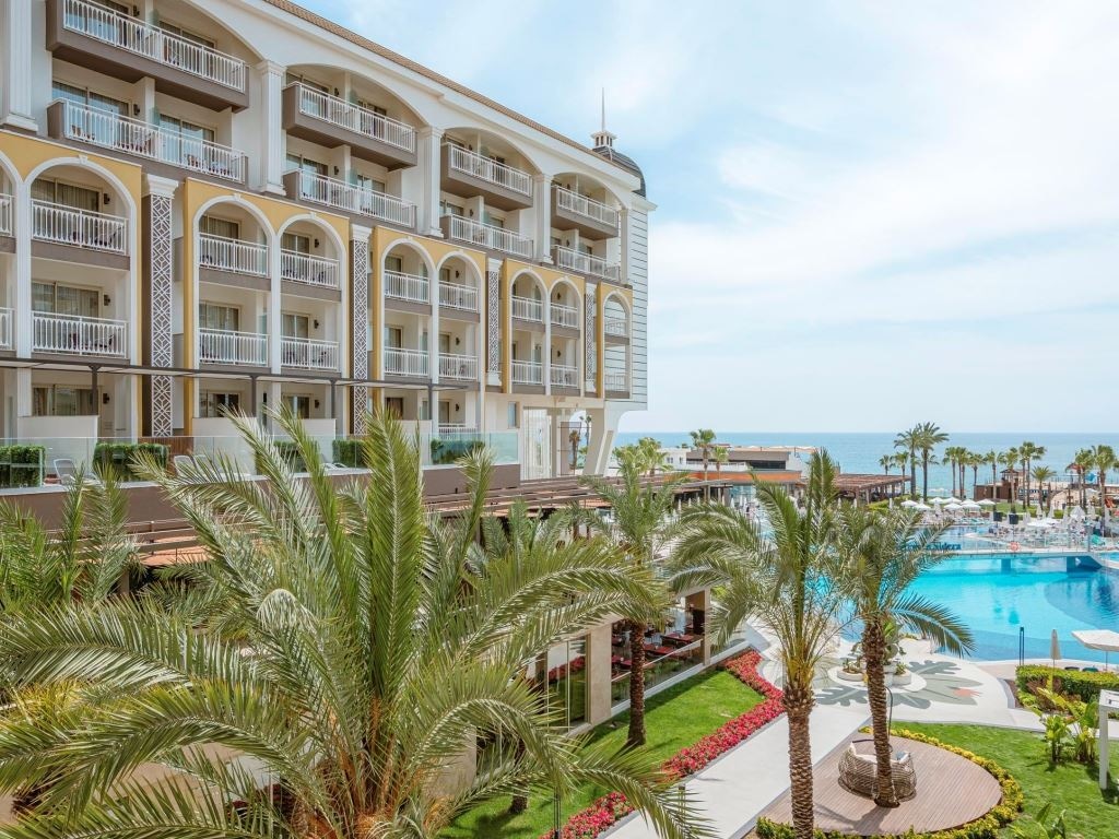 rooms-jacuzzi-terrace-sea-view
