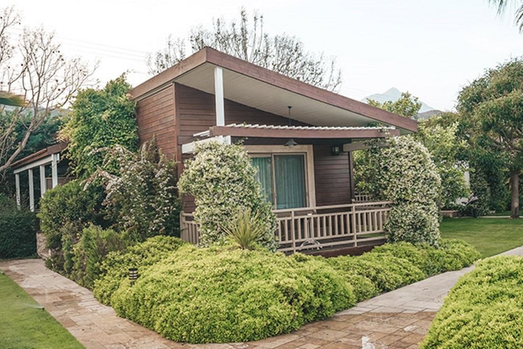 rooms-lemon-family-room