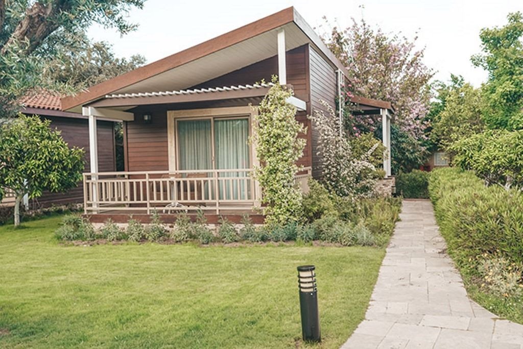 rooms-lemon-family-room