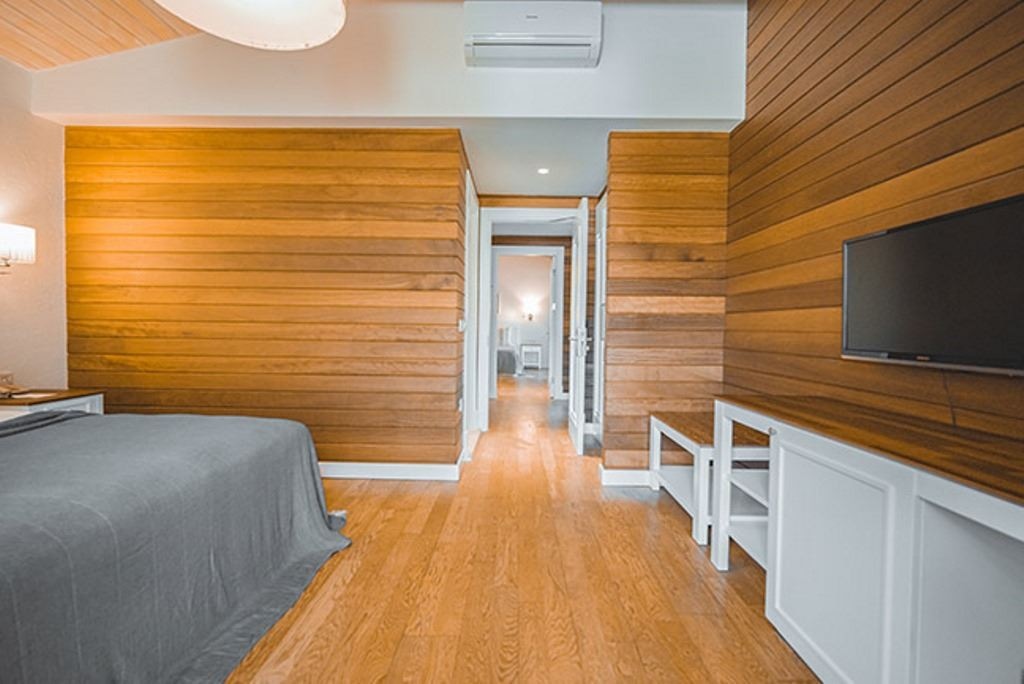 rooms-lemon-family-room