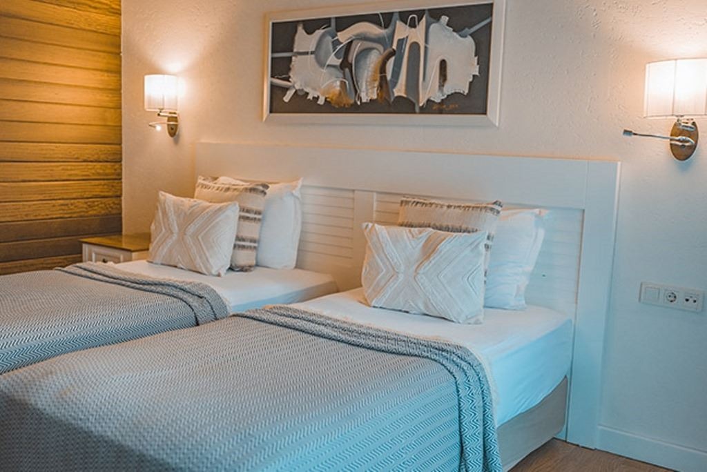 rooms-lemon-family-room