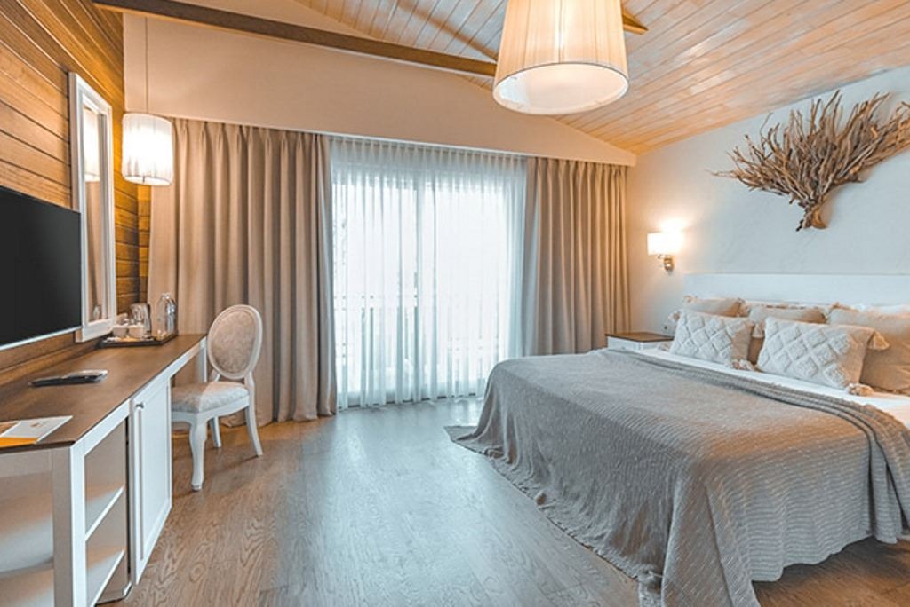 rooms-tangerine-room