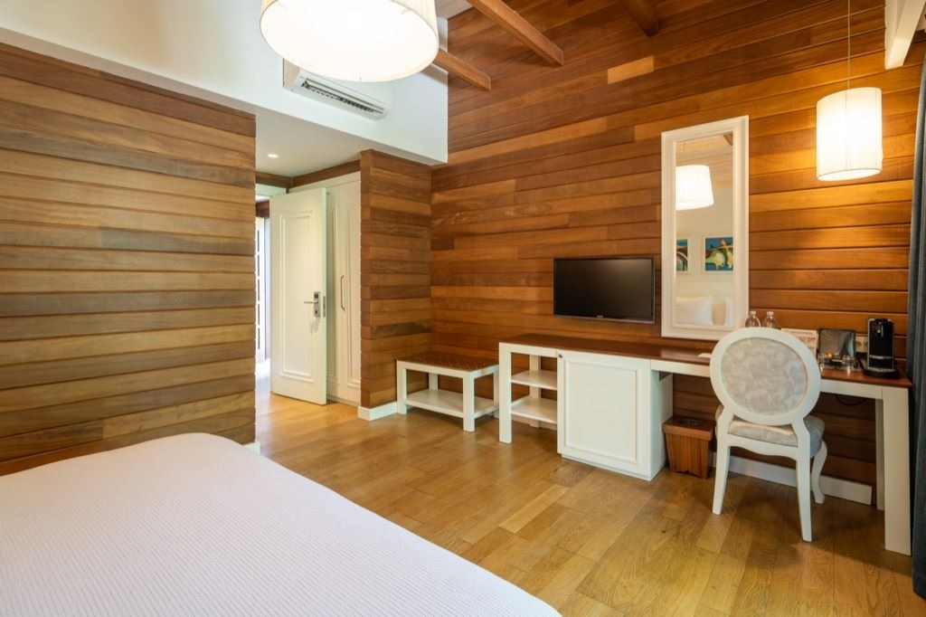 rooms-lemon-family-room