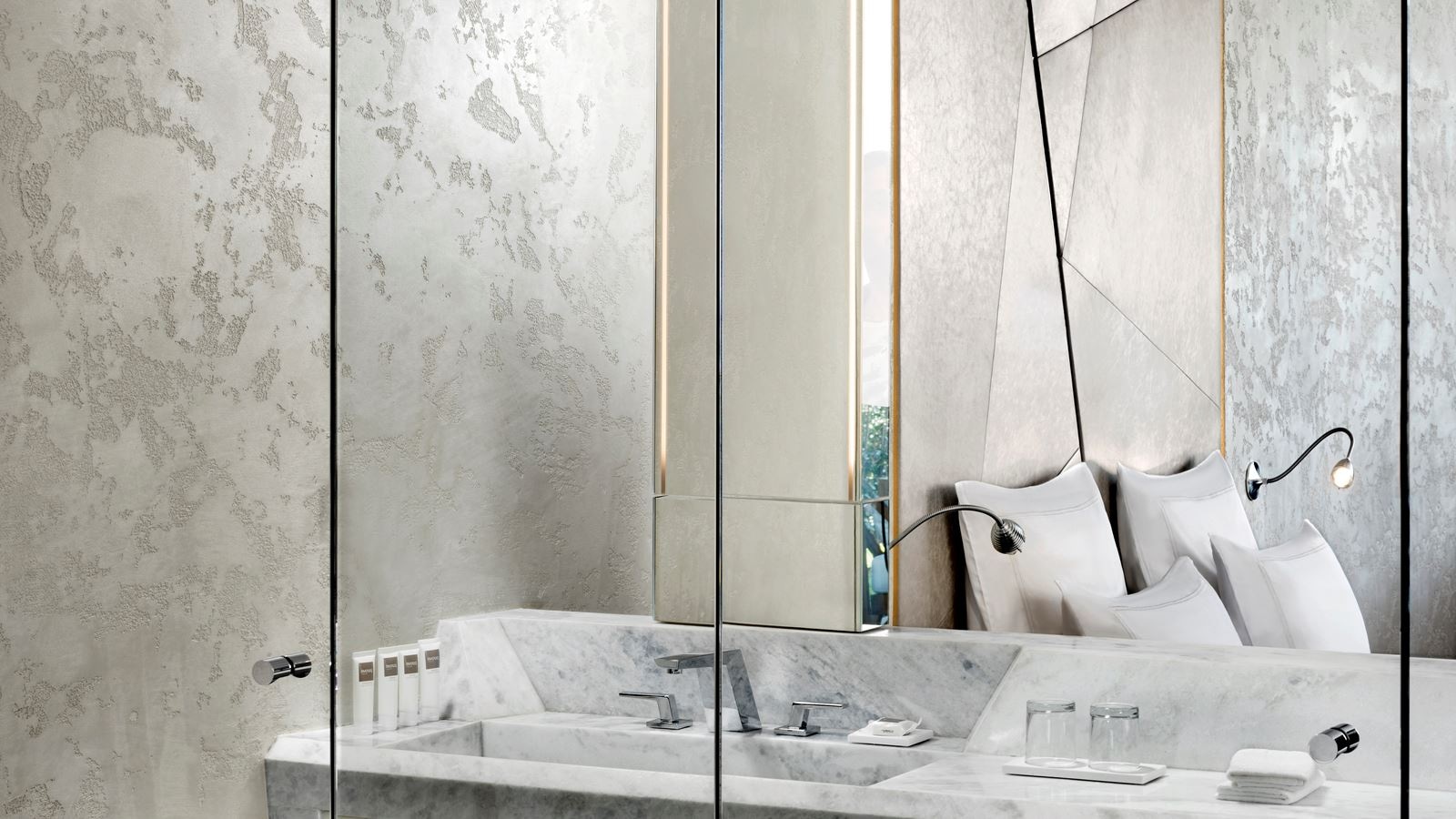 rooms-swiss-advantage-room-garden-view