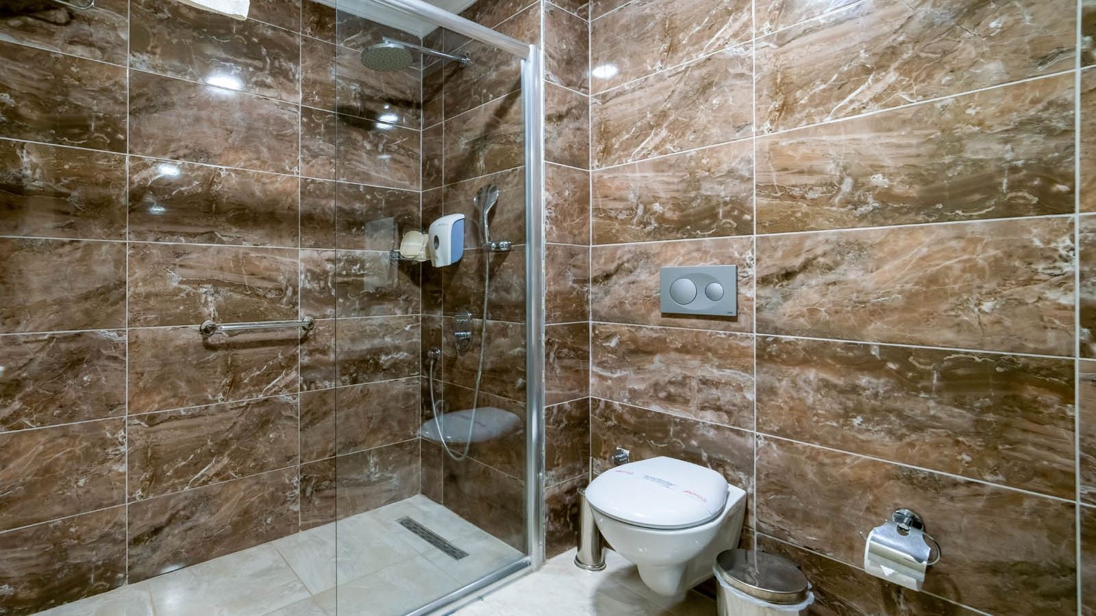 rooms-hotel-room-land-view