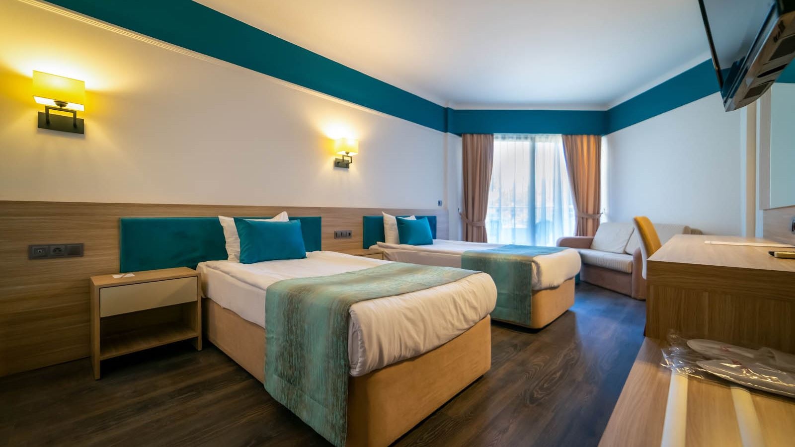 rooms-hotel-room-land-view