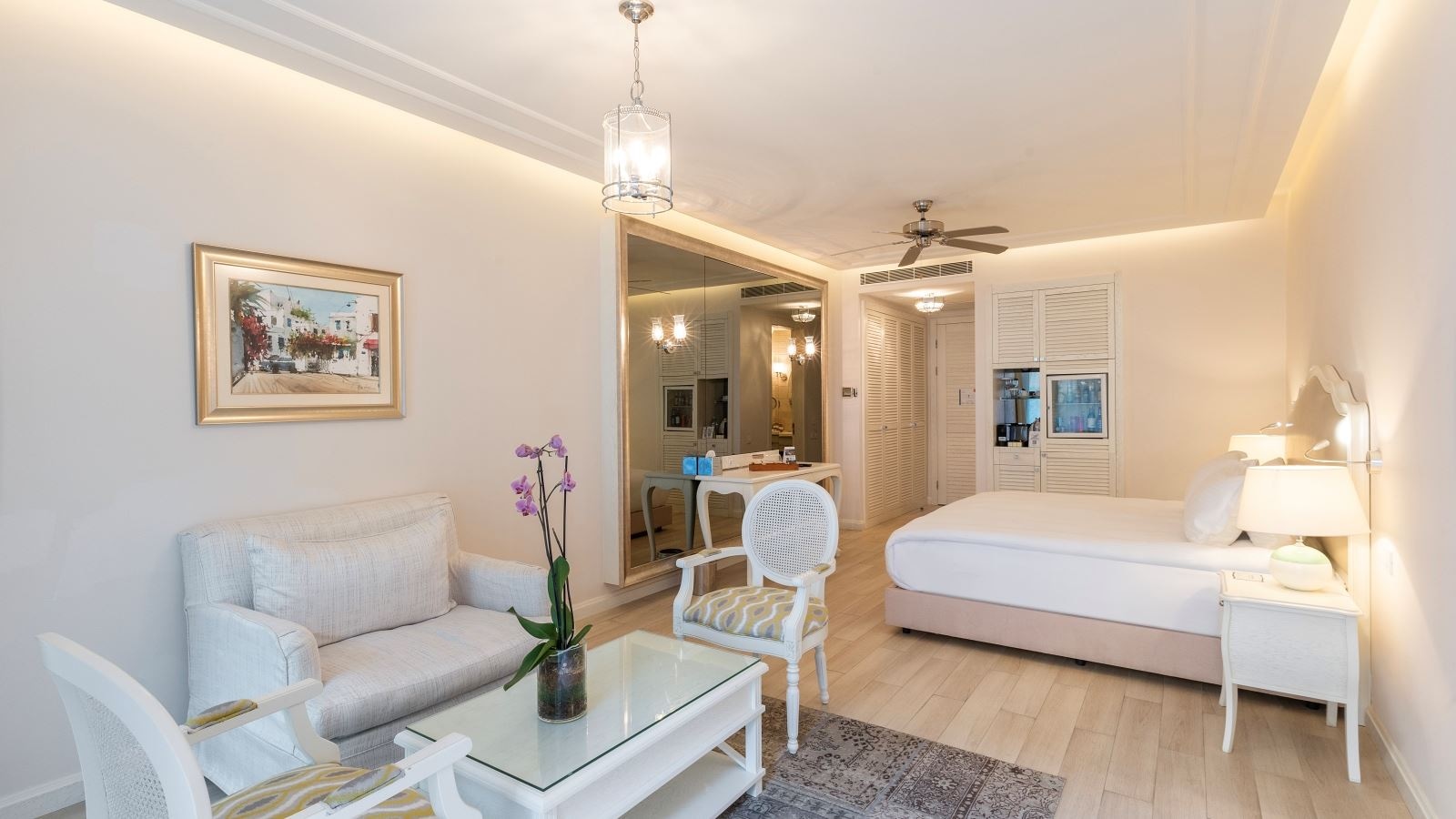 rooms-exclusive-suite-with-living-room