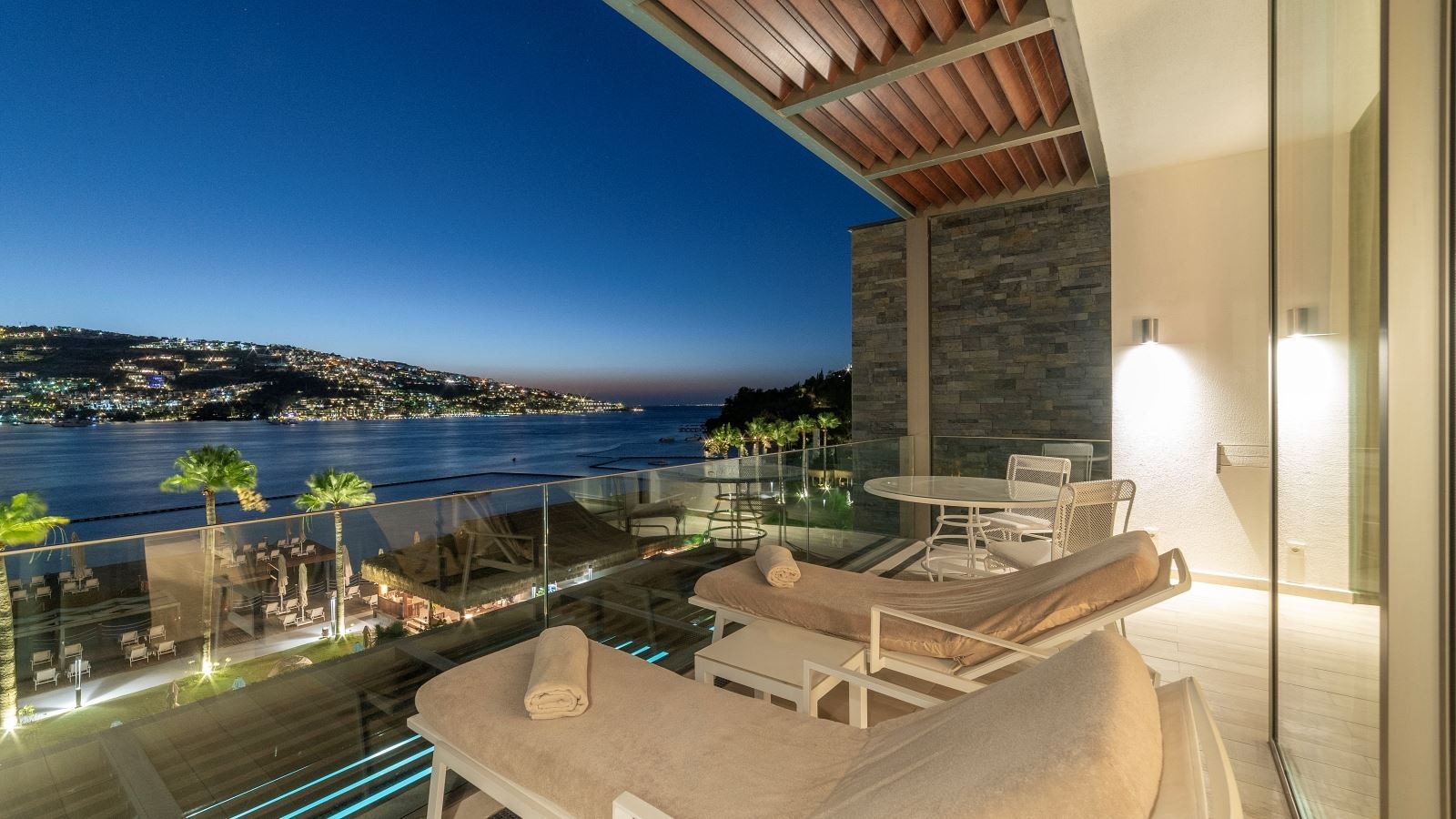 rooms-premium-family-connection-room-sea-view