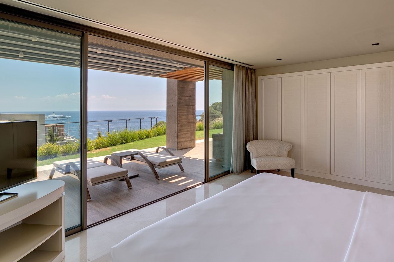 rooms-premiere-residence-3-bedroom-sea-view-pool