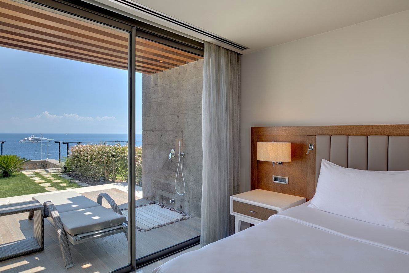 rooms-premiere-residence-3-bedroom-sea-view-pool