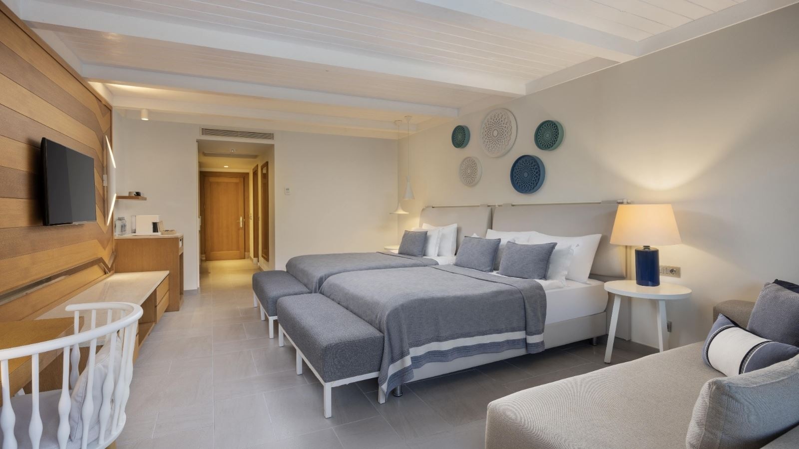 rooms-swim-up-superior-room