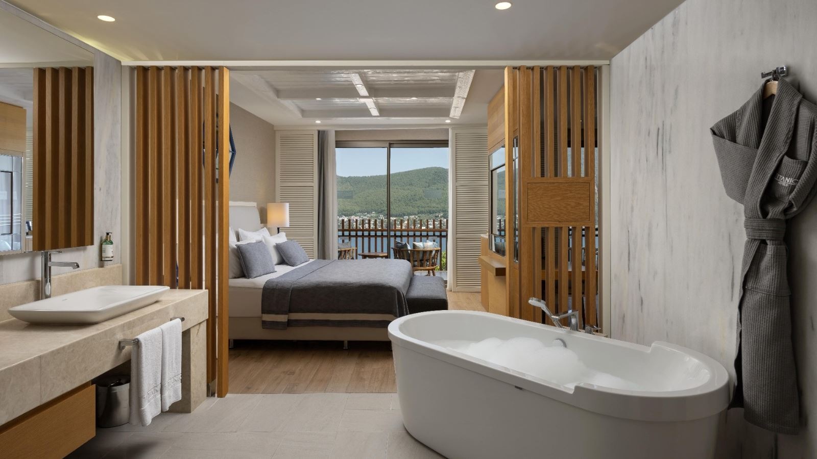 rooms-deluxe-room-sea-view-balcony-or-terrace