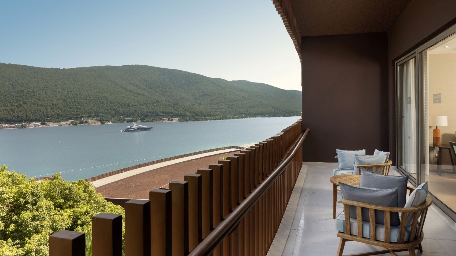 rooms-deluxe-room-sea-view-balcony-or-terrace