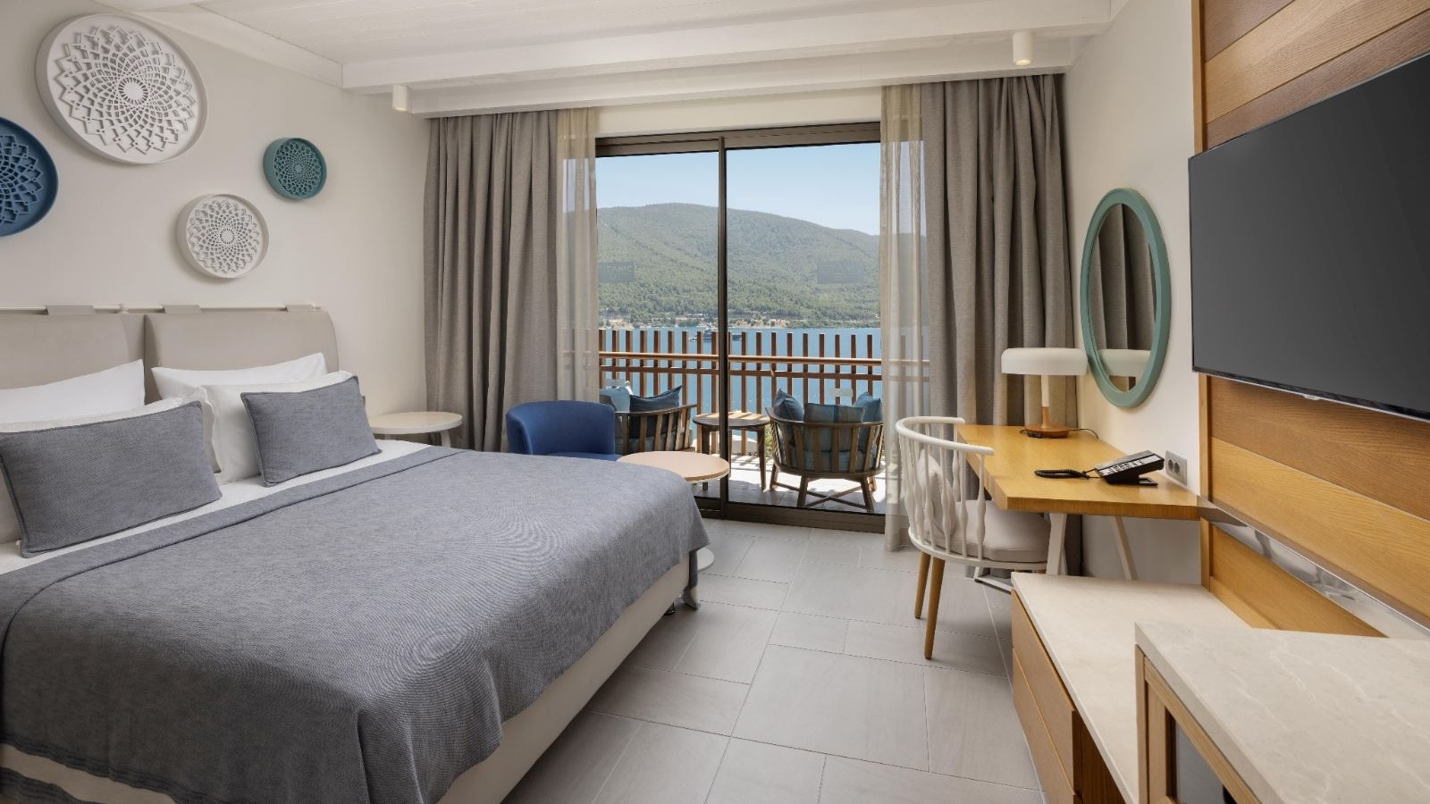 rooms-family-room-sea-view